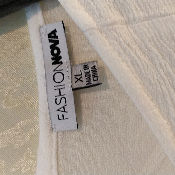 Fashion Nova wrap shirt - Picture 2 of 3